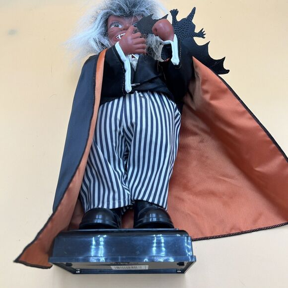Vintage Pumpkin Time Halloween Dracula 16” Animated Figure WORKS light/motion - Picture 4 of 8